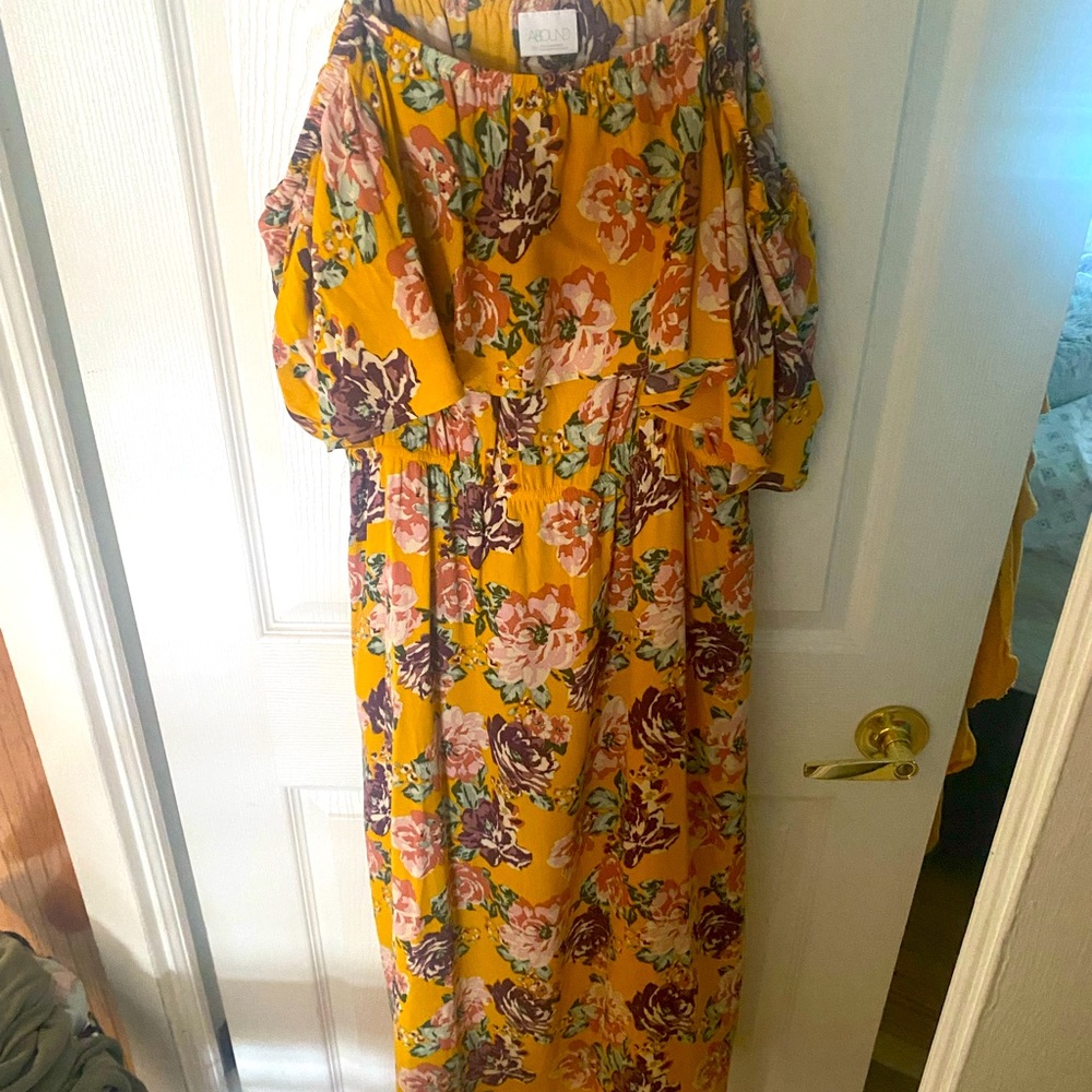 Abound Cold Shoulder MIDI dress